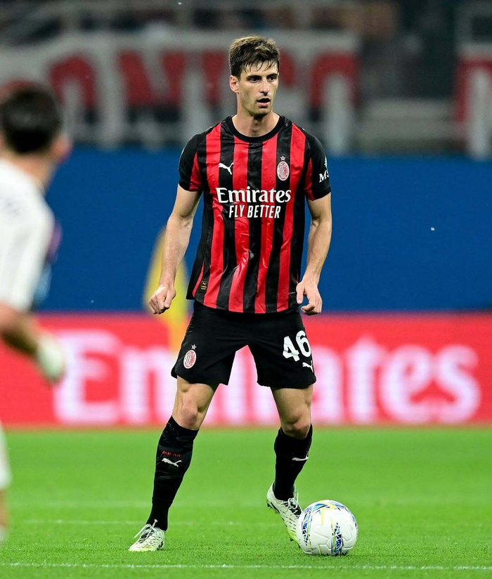 开云APP-加比亚发文支持米兰，配文Forza Milan Sempre|AC米兰_新浪体育_新浪新闻
